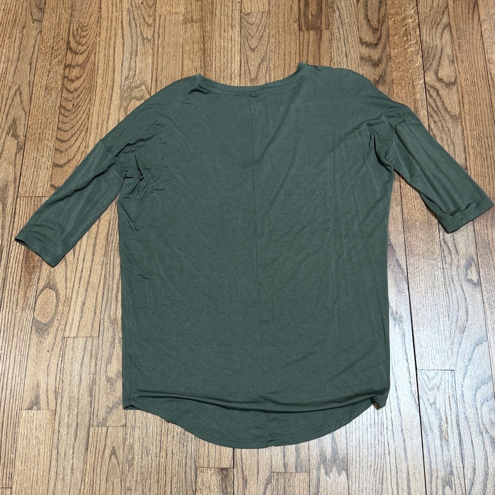 Express V Neck Top - Picture 4 of 9